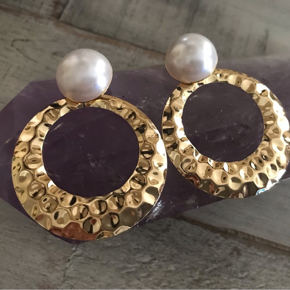 Dangle Gold and Pearl Earrings - Picture 4 of 5